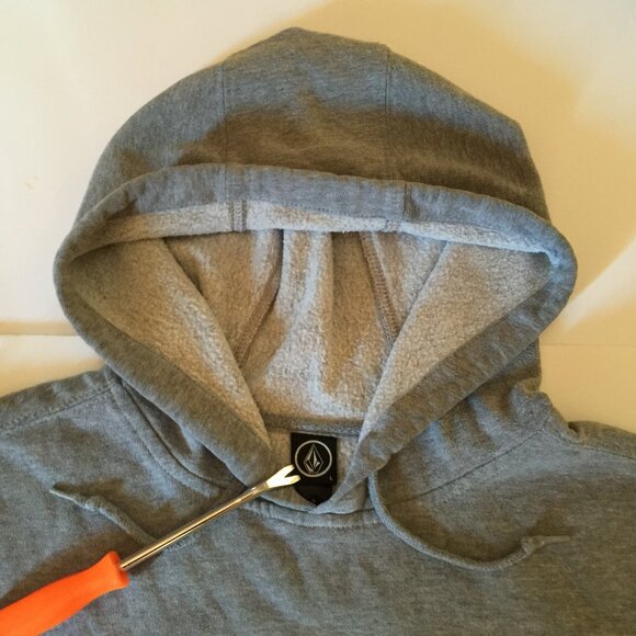 Volcom Hoodie Mens Large Gray Pullover Sweatshirt Kangaroo Pocket Logo Patch - Picture 3 of 10